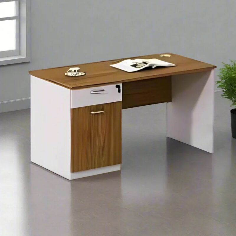 Manage desk 003